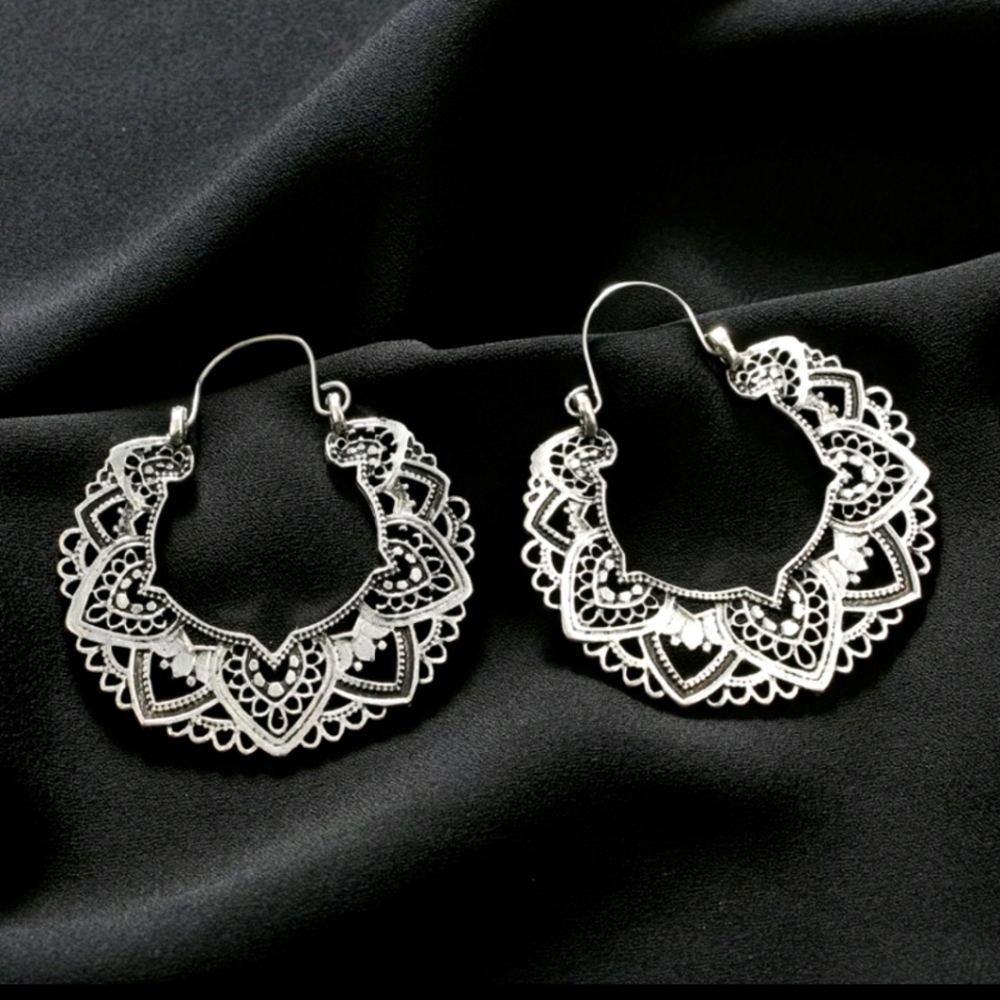 Boho tribal silver gypsy hoop earrings..NWT